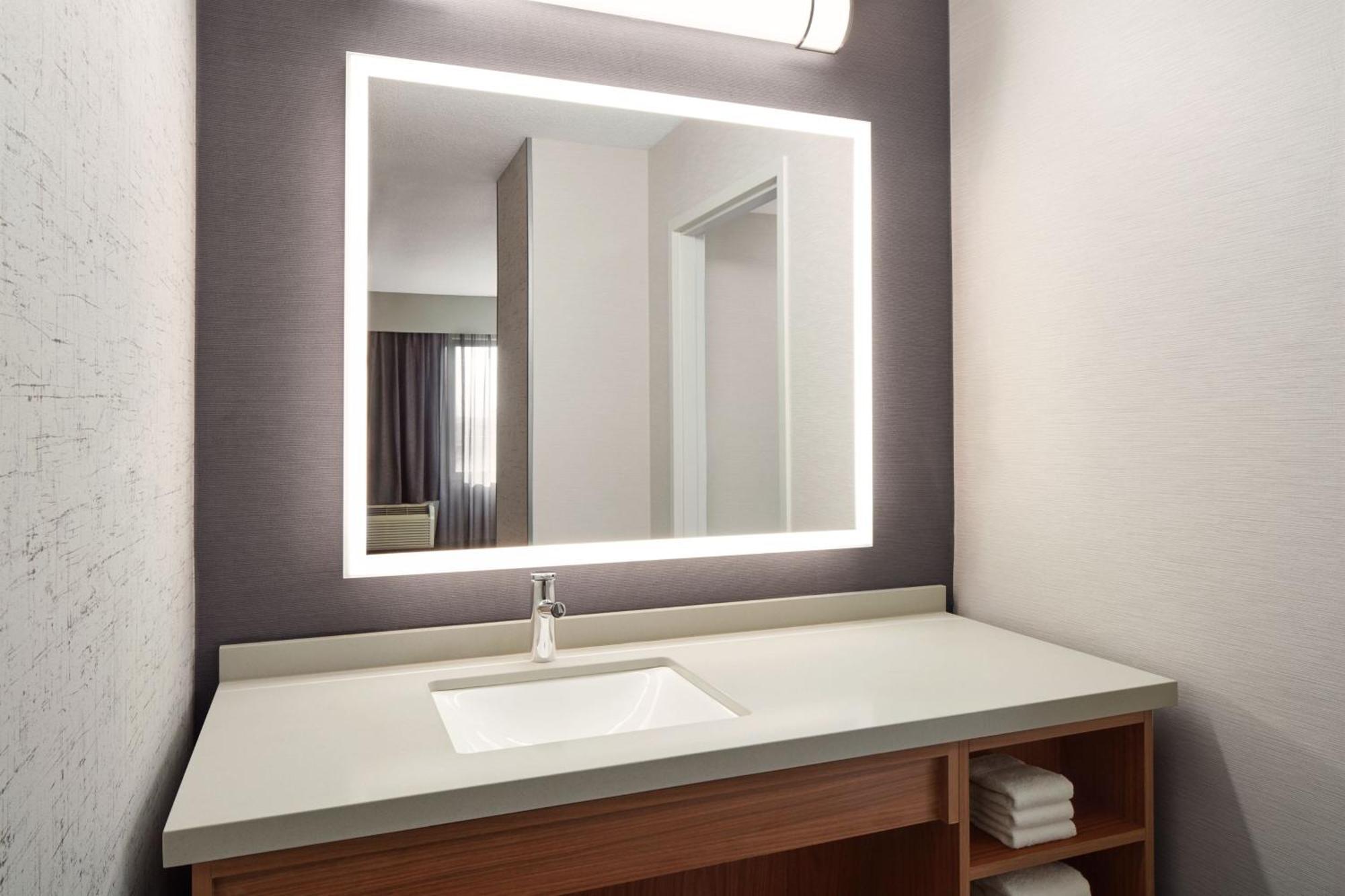 Hotel Courtyard By Marriott Mississauga-Airport Corporate Centre West Exterior foto